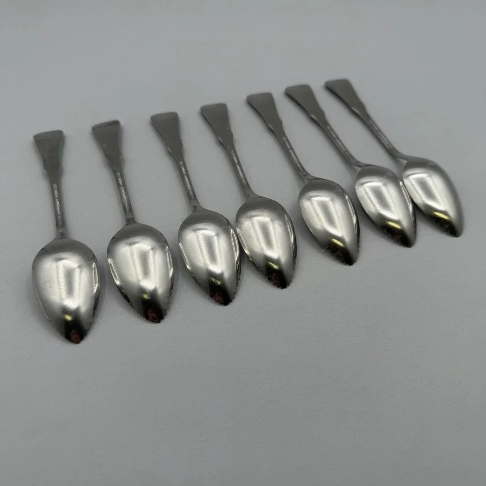 Oneida Community PATRICK HENRY 7pcs Grapefruit Spoons Serrated Stainless